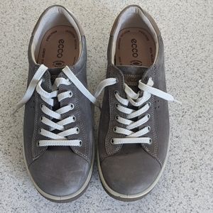 Ecco Woman's Soft Leather Classic Sneakers